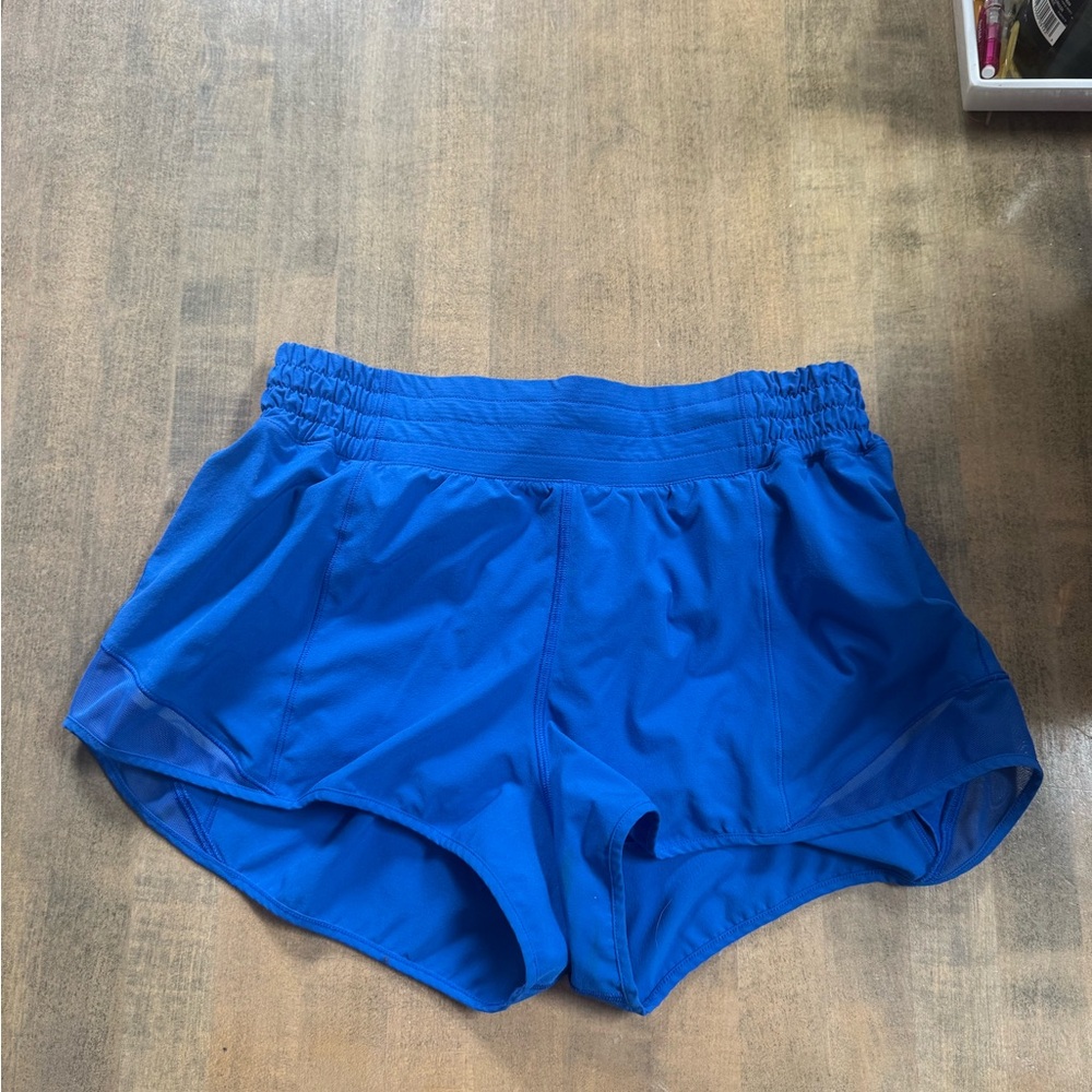 Lululemon Hottie hot 2.5” poolside blue shorts